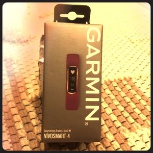 Brand new Garmin VIVOSMART 4 activity tracker